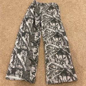 Edikted camo sweats